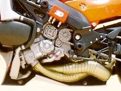 Max Biaggi Yamaha YZR500 2000 1/12th scale model by Minichamps / Paul's Model Art Max Biaggi Yamaha YZR500 2000 1/12th scale model by Minichamps / Paul's Model Art